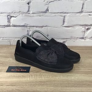 Skechers Air-Cooled Bow Black Slip On